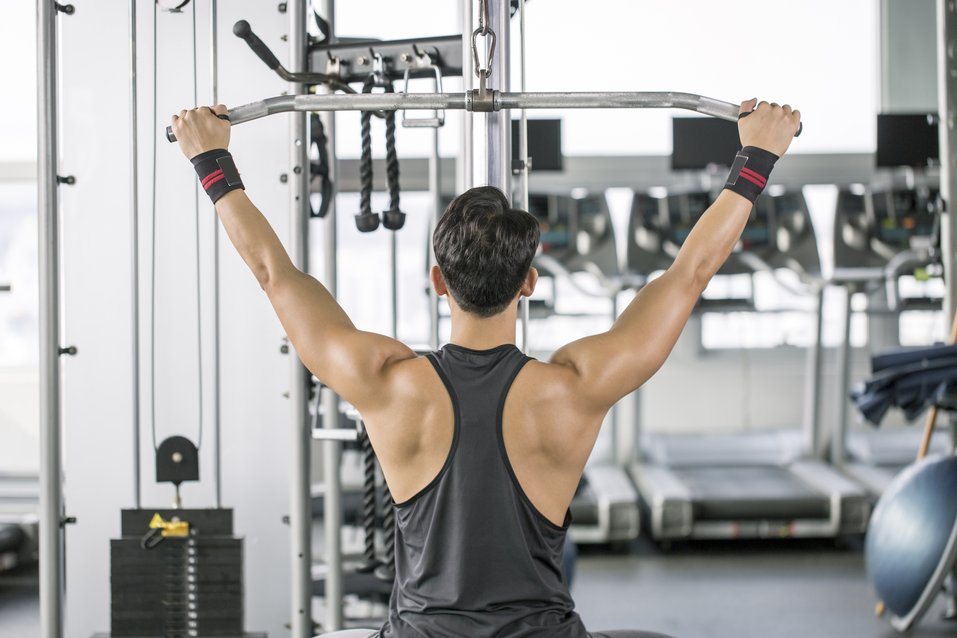 Lat Pulldown Machine